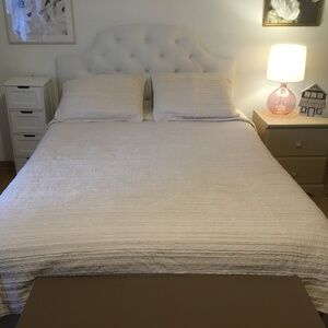 THERESHOLD 100% Cotton Queen Size quilt